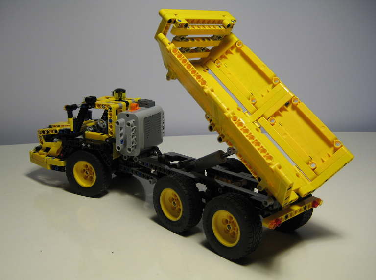 有关以下物品的详细资料: lego technic 8264 motorized hauler